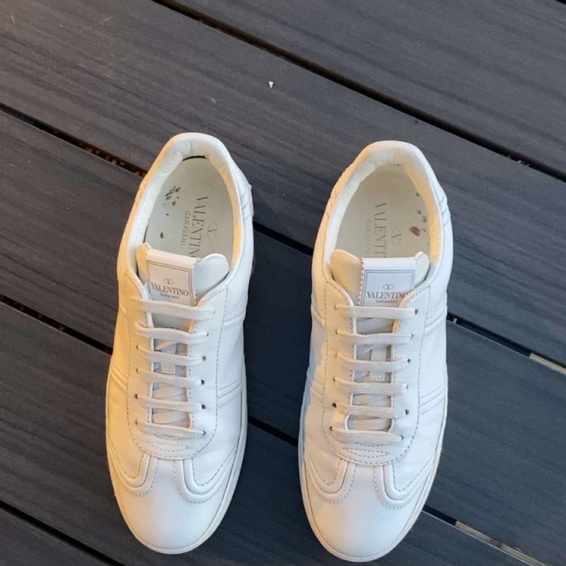 Vita Valentino sneakers med snörning - 1