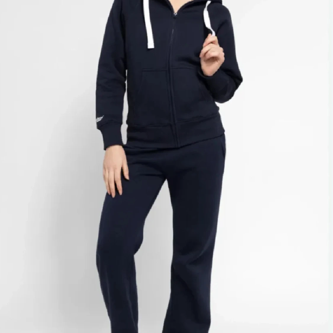 Mörkblå hoodie med dragkedja