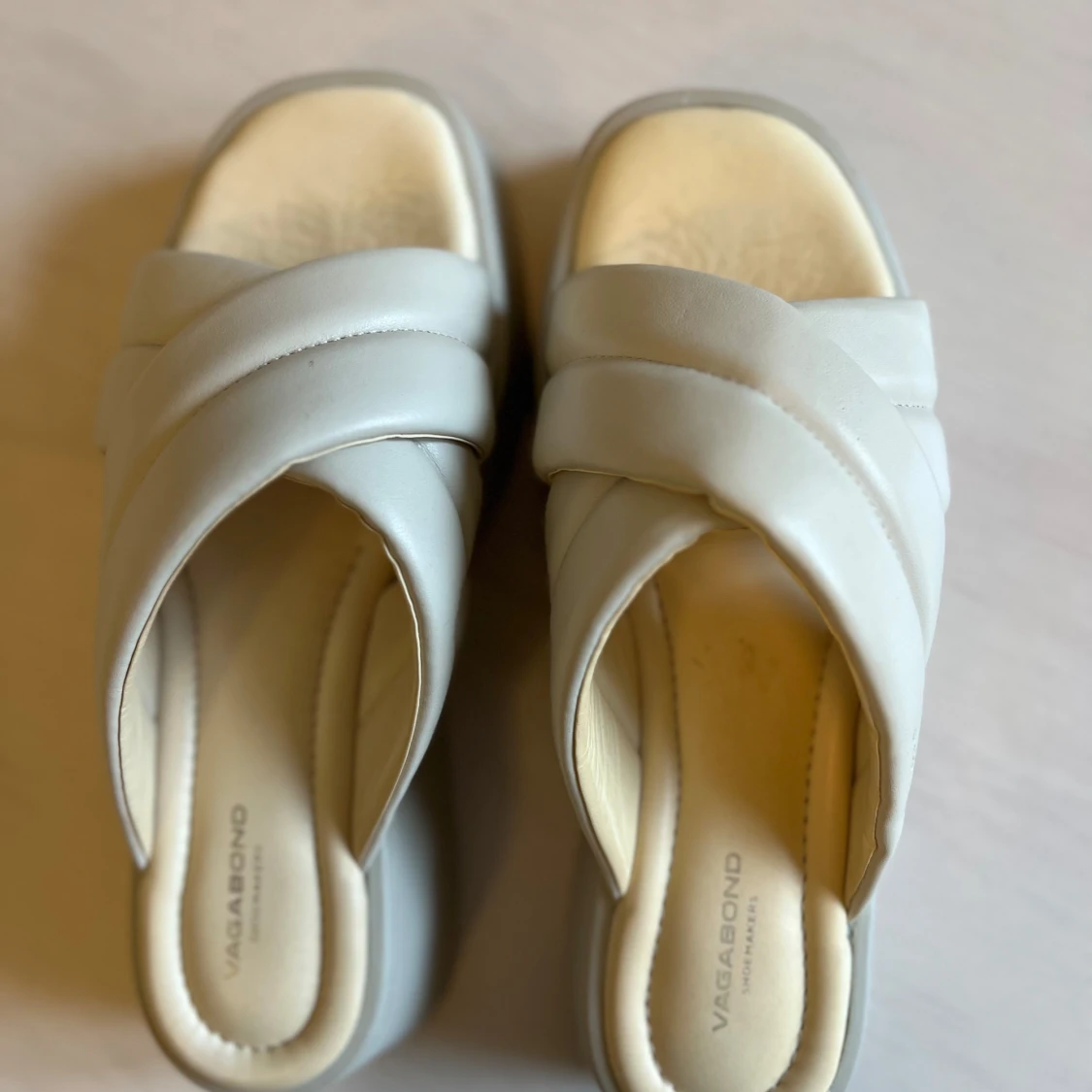 Beige platåsandaler från Vagabond - 1