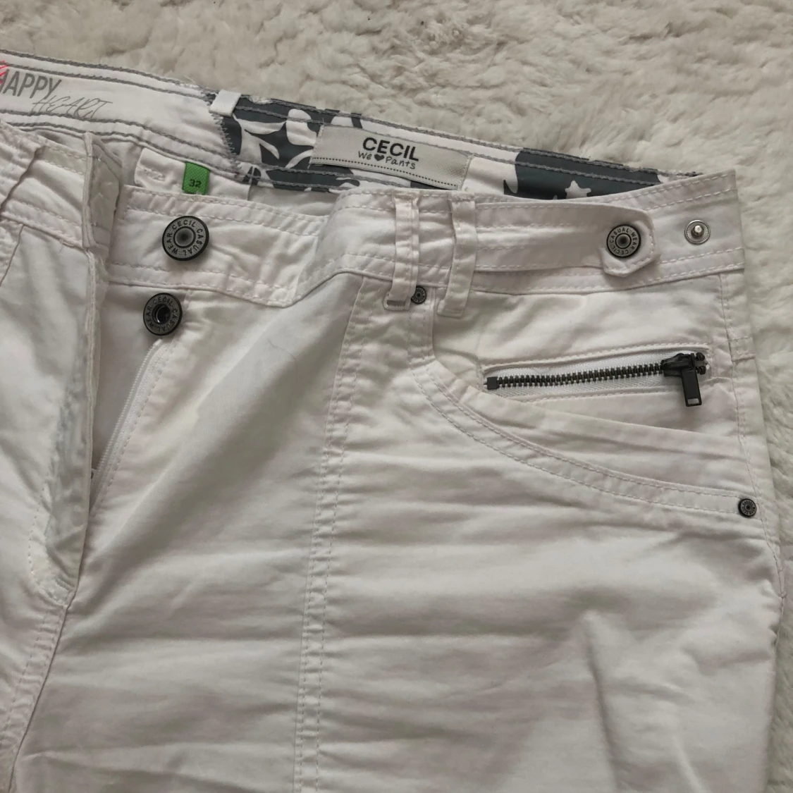 Vita byxor från Cecil med dragkedjedetalj - 2