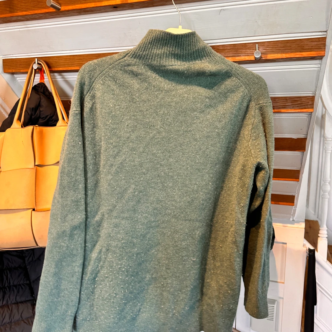 Grön stickad polotröja från Uniqlo - 1