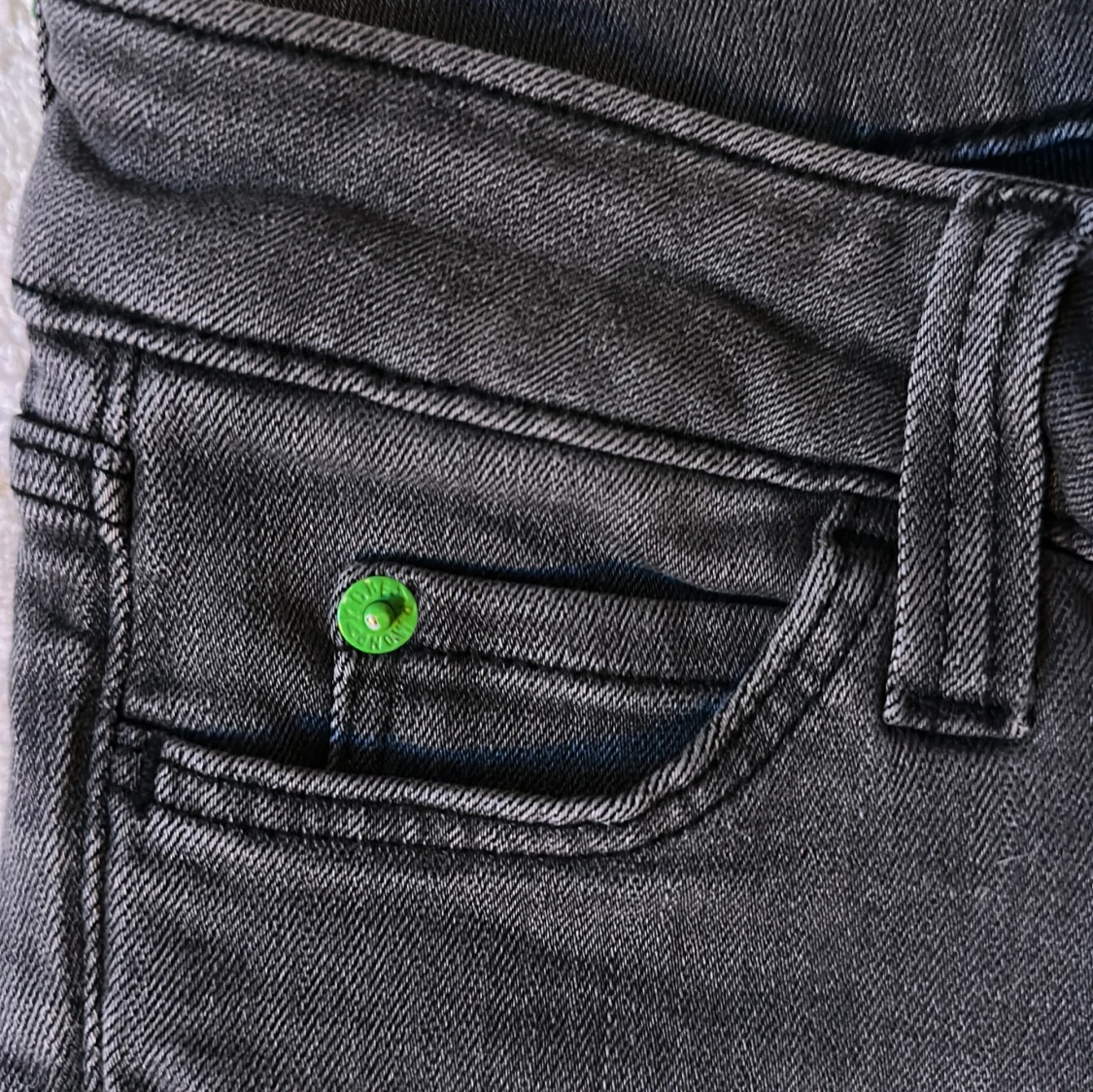 Grå bootcut jeans från Cheap Monday - 4