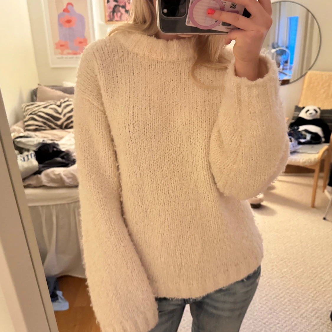 Beige stickad tröja med hög krage från H&M
