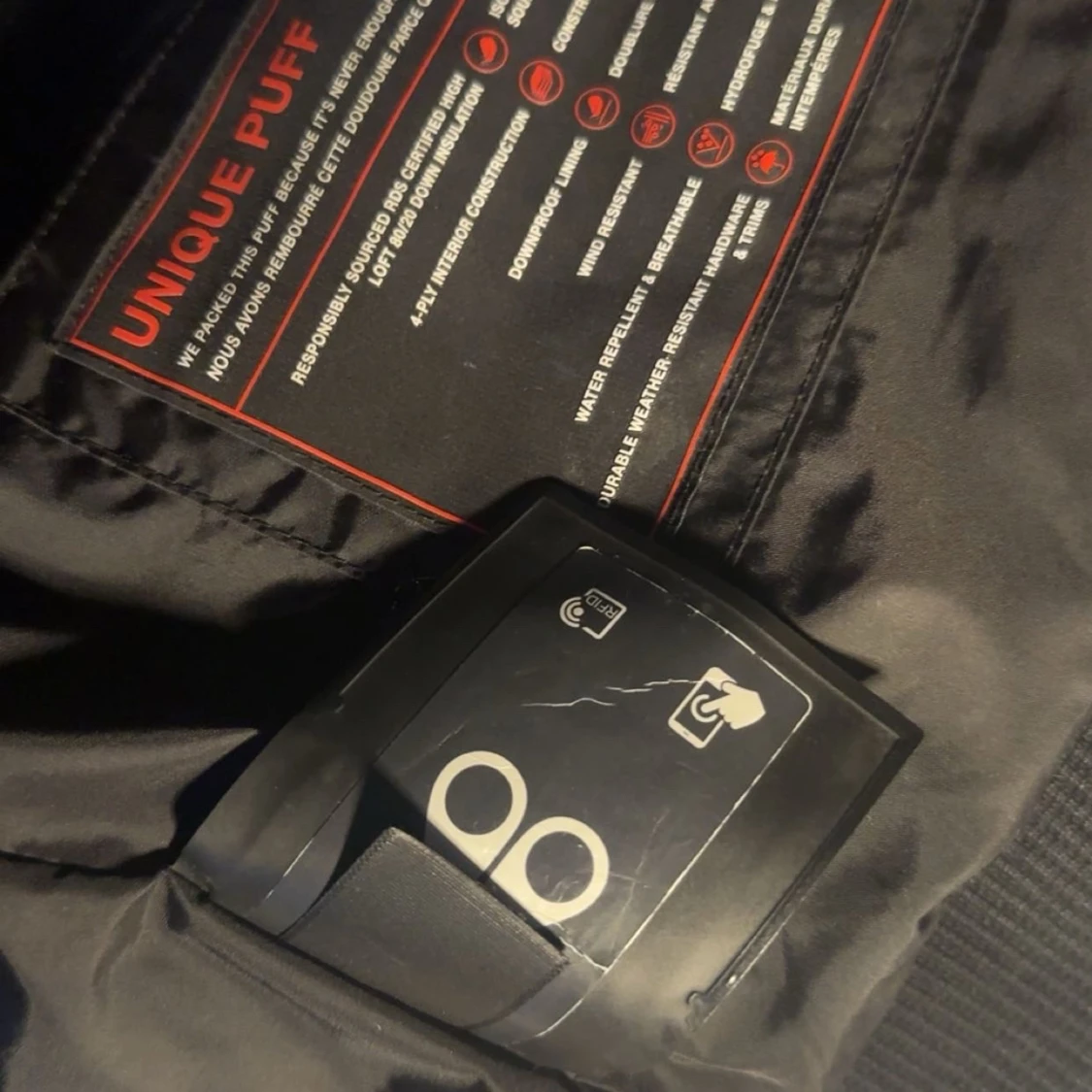 Svart pufferjacka från Moose Knuckles