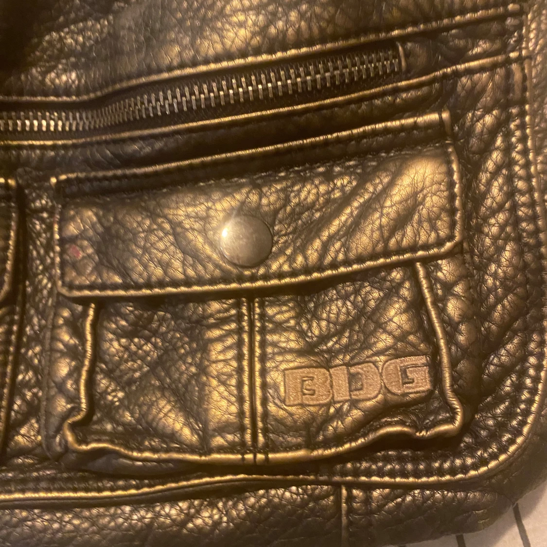 Svart axelväska från BDG - 3