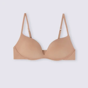 Intimissimi bh - Push up bh från intimissimi i modellen Gioia. Lite lite nopprig men inga andra defekter. Köp gärna bundle!