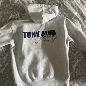 Hoodie - Hoodie från Zara, tryck på ryggen