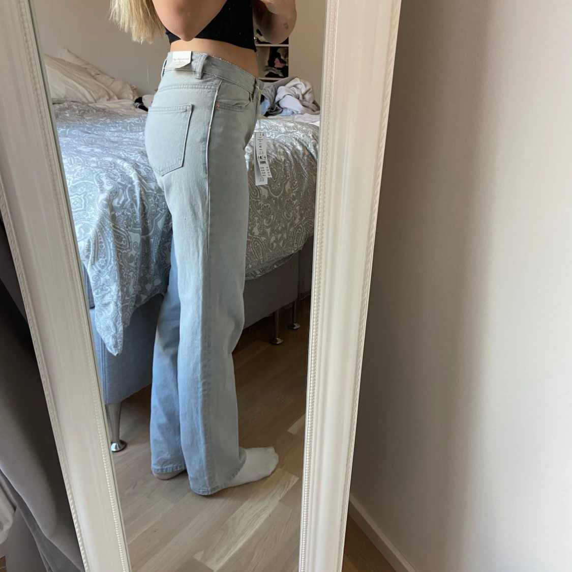 Ljusgråa straight jeans med låg midja - 1