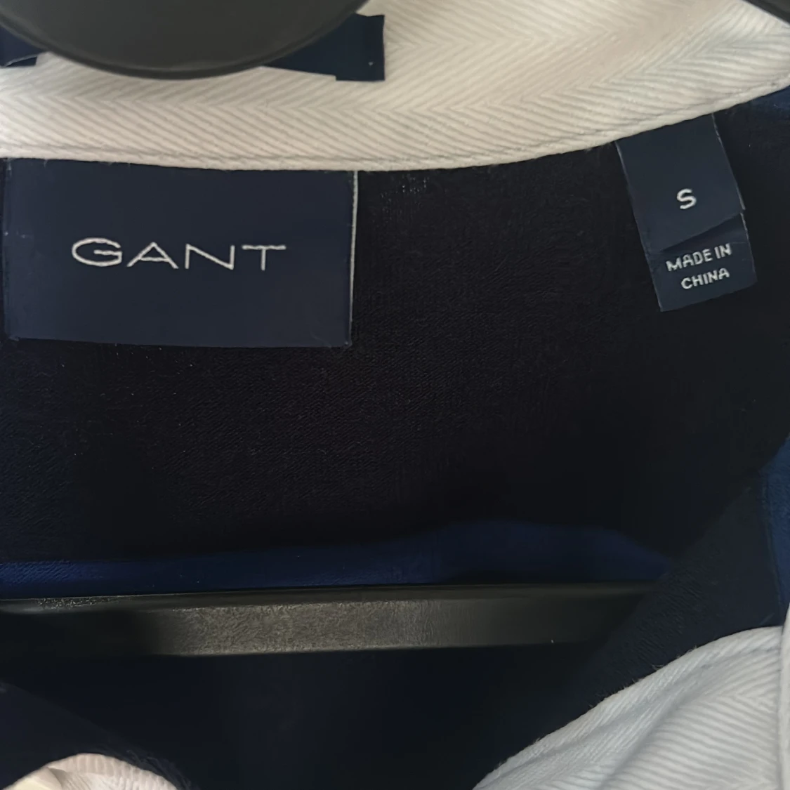 Blå randig pikétröja från Gant - 1