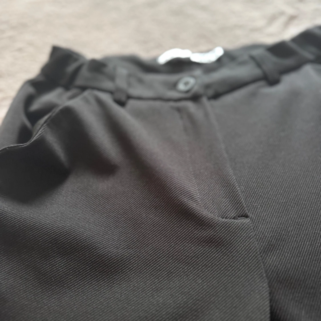 Svarta kostymbyxor från 157 - 1