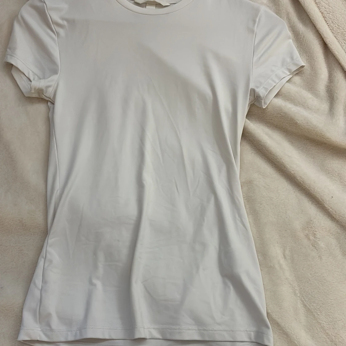Vit basic t-shirt från H&M - 3