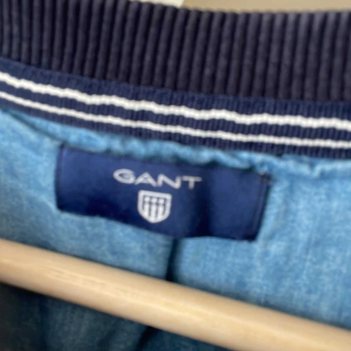 Mörkblå sweatshirt från GANT - 2