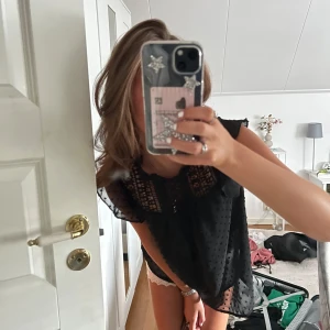 Svart blus/topp - Svart söt blus/topp🥰