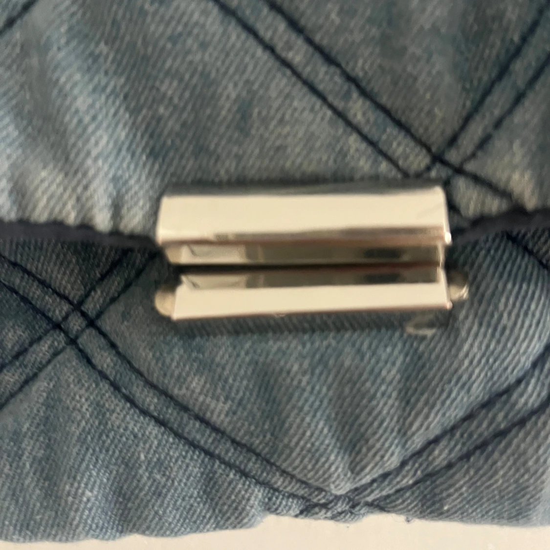 Quiltad jeans axelväska med kedja - 1