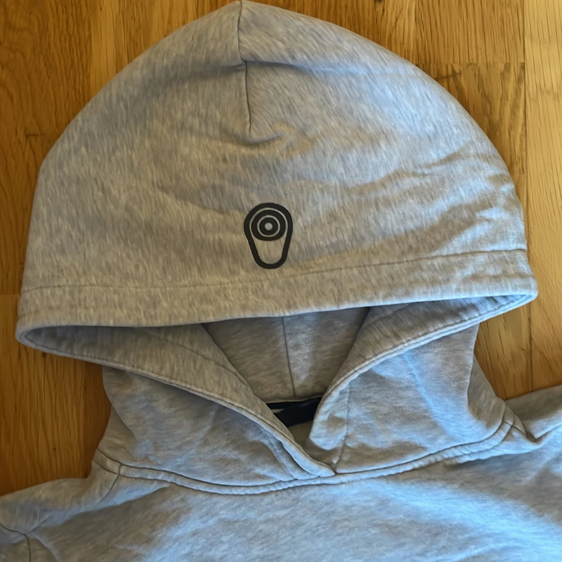 Ljusgrå Sail Racing hoodie med tryck - 1