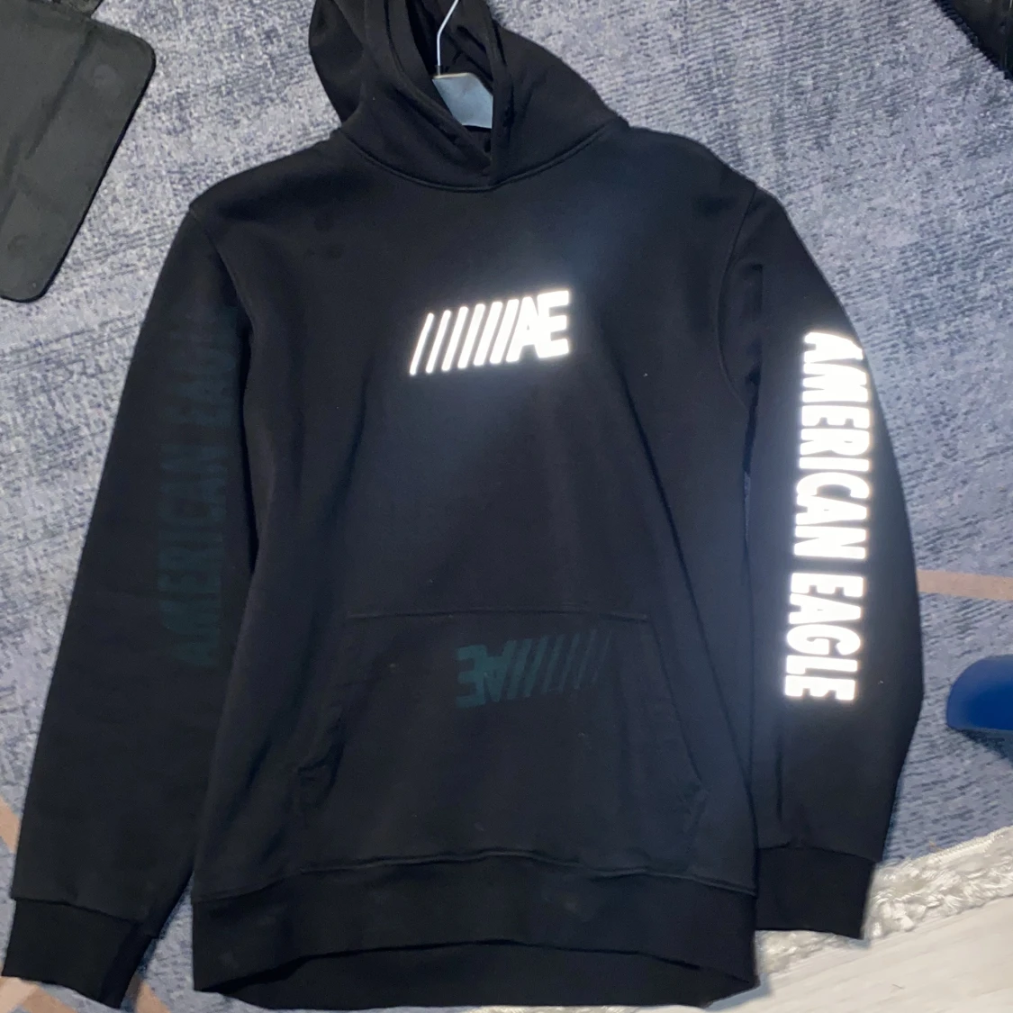 Svart hoodie från American Eagle - 1