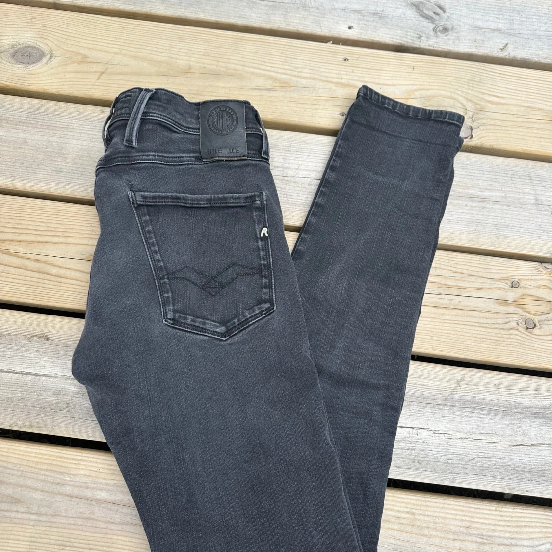 Replay Anbass svarta jeans