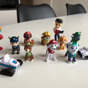 Paw patrol  - Oanvänd Paw patrol figurerar. Allt för 180 kr.