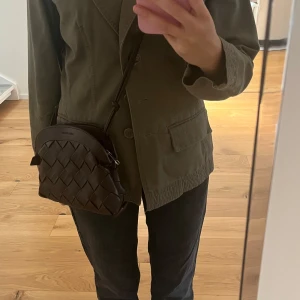 Väska Carin Wester - Populär väska från Carin Wester i brunt. Använd fåtal gånger🩷