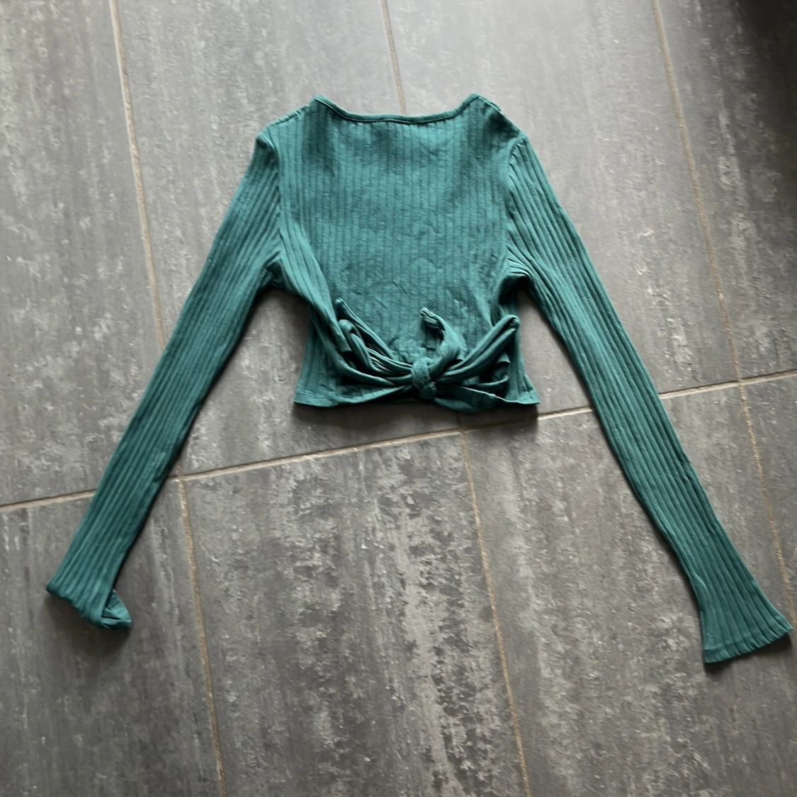 Ribbad grön croppad tröja FBsister - 1