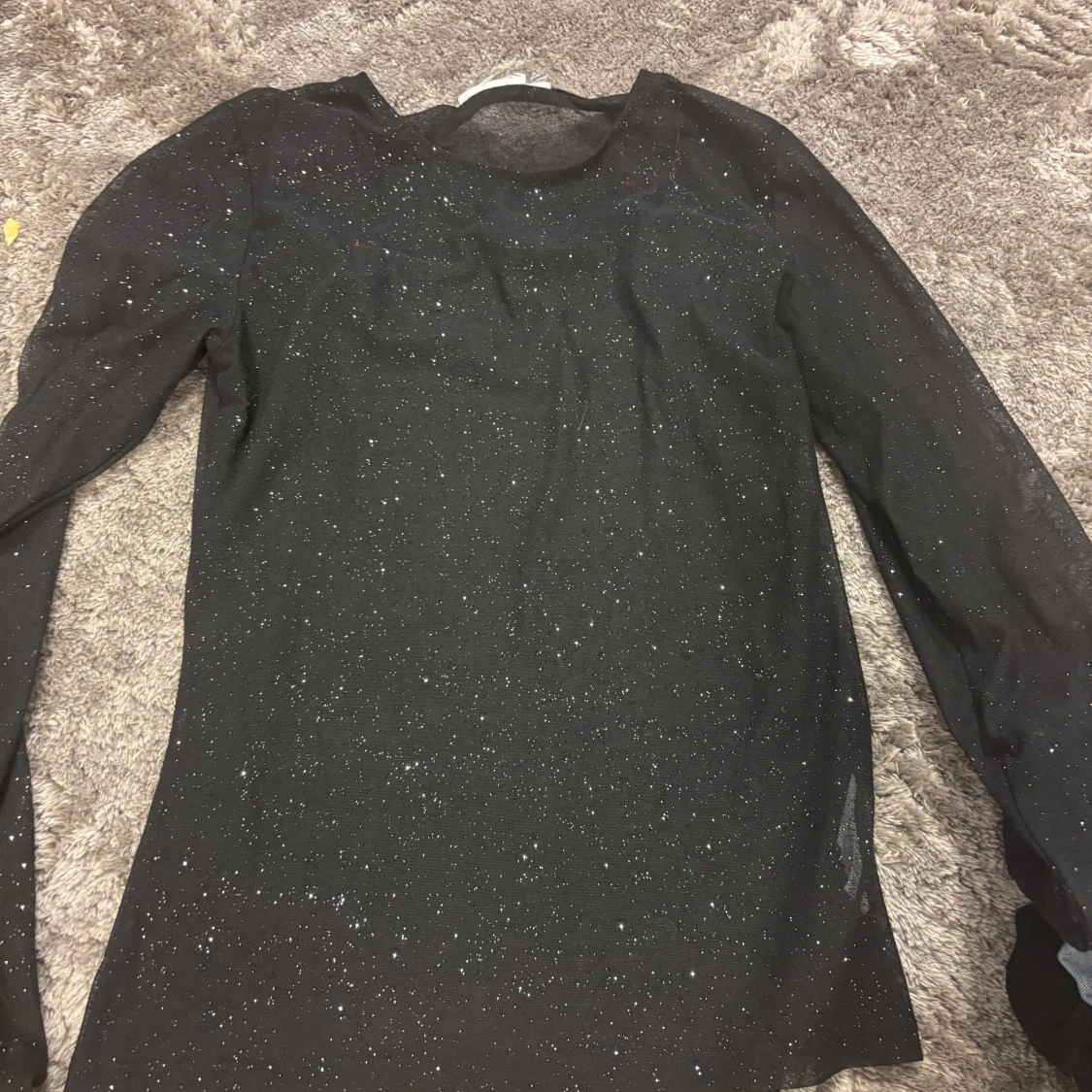 Svart glittrig mesh topp - 1