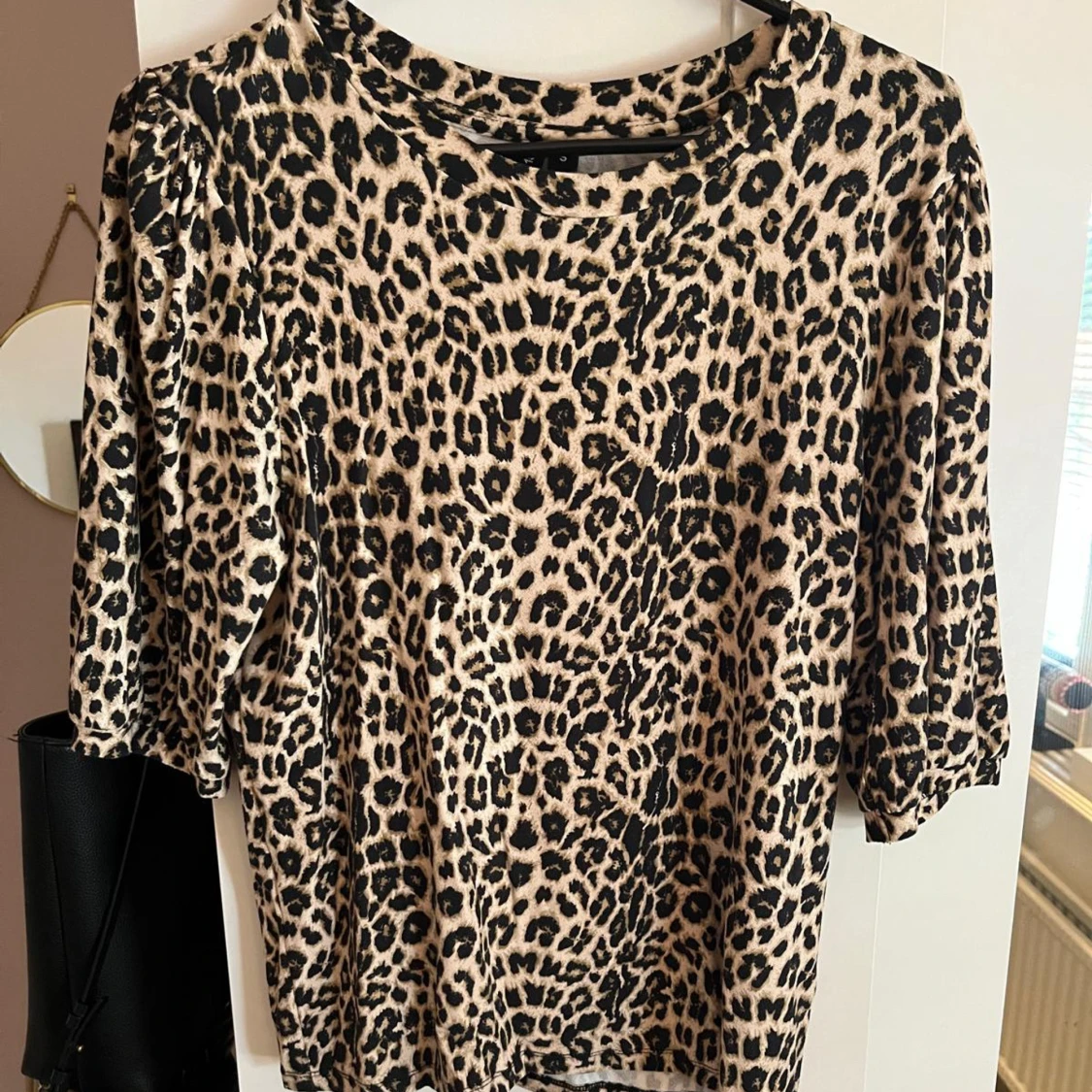 Leopardmönstrad blus från lager 157 - 1