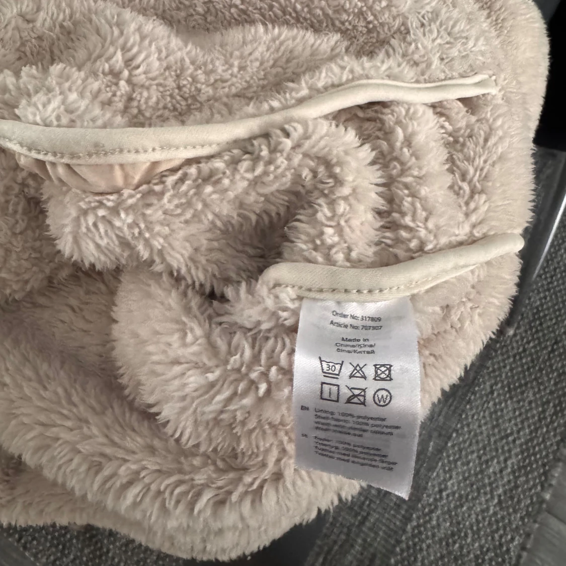 Beige teddyjacka från Bubbleroom - 4