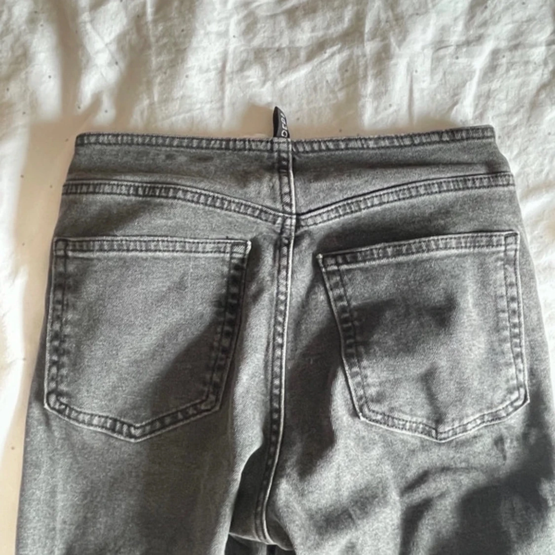 Gråa bootcut jeans - 4