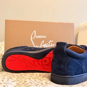 Mörkblå sneakers från Christian Louboutin - Helt nya skor 