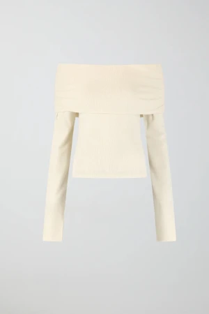 Offshoulder top  - långärmad Offshoulder top från Gina tricot, använd en gång och i nyskick, dock är lappen i nacken bortklippt. I storlek S