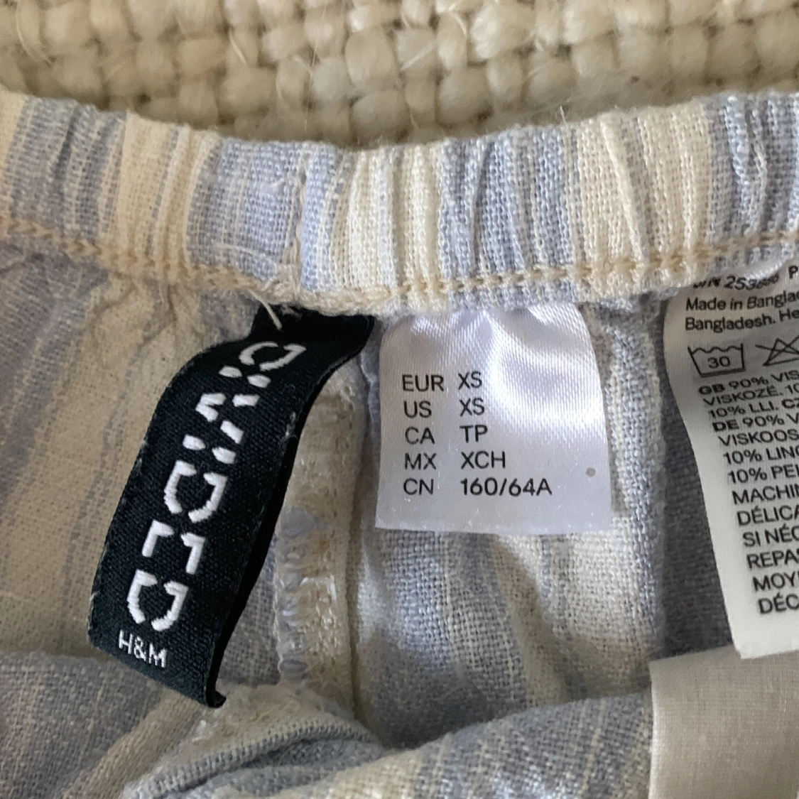 Randiga linnebyxor från H&M XS - 2