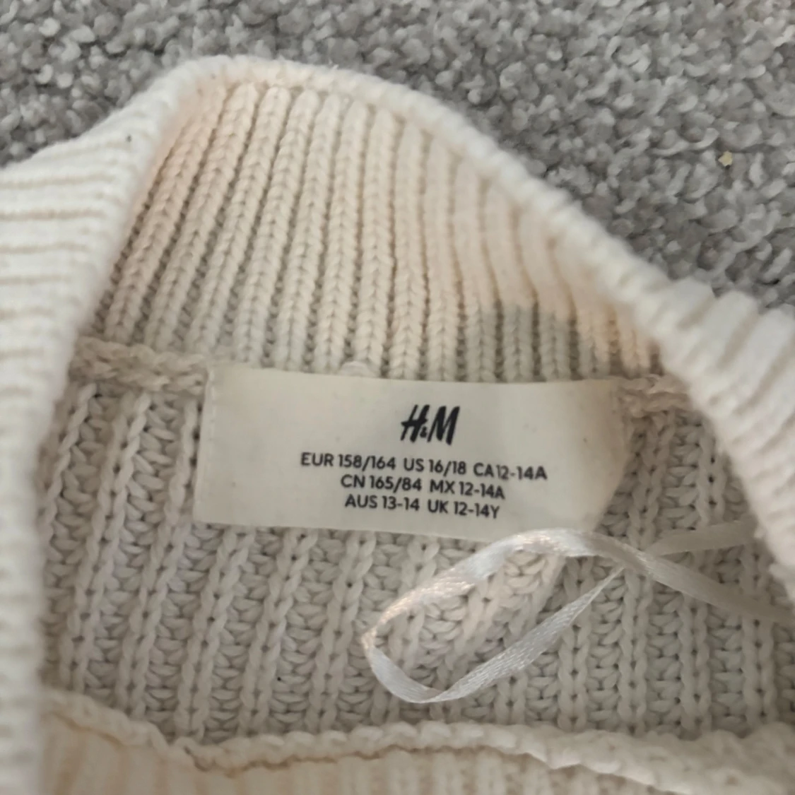 Vit stickad tröja från H&M - 1