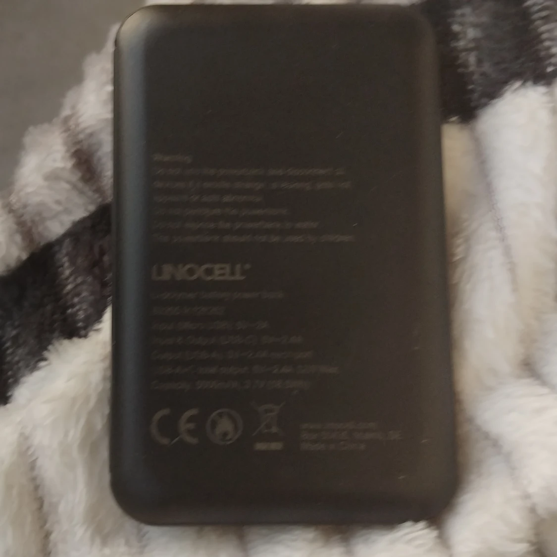 Liten men tuff Powerbank  - 2