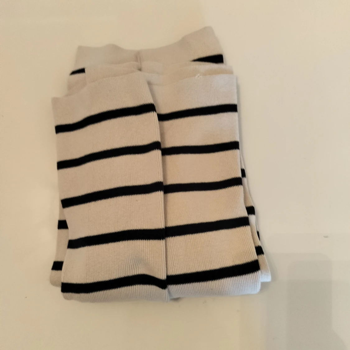 Randig beige stickad tröja - 3