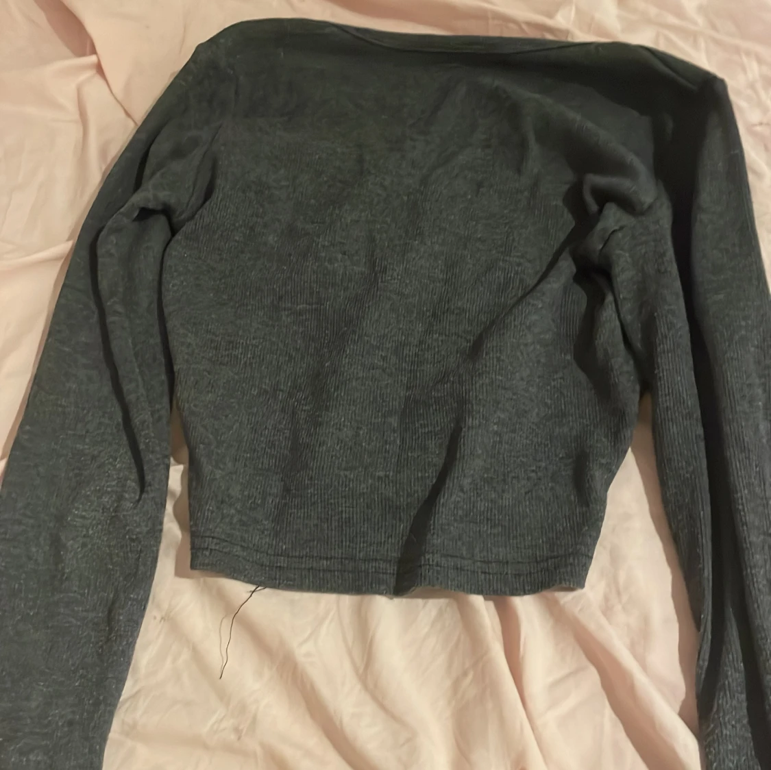 Mörkgrå långärmad tröja med tryck - 1