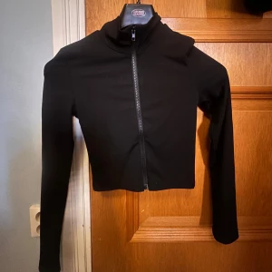 Gym zip-tröja  - Gym tröja från shein. Inte använd. Storlek S men passar XS också 