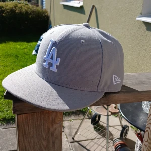 La keps grå - New era Grå la keps st 57.7 använd 2 gånger