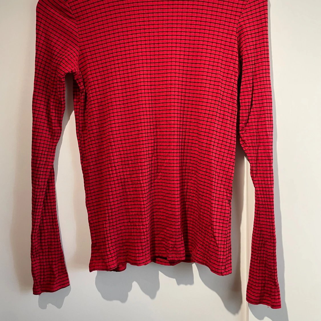 Röd och svart randig långärmad tröja Zara