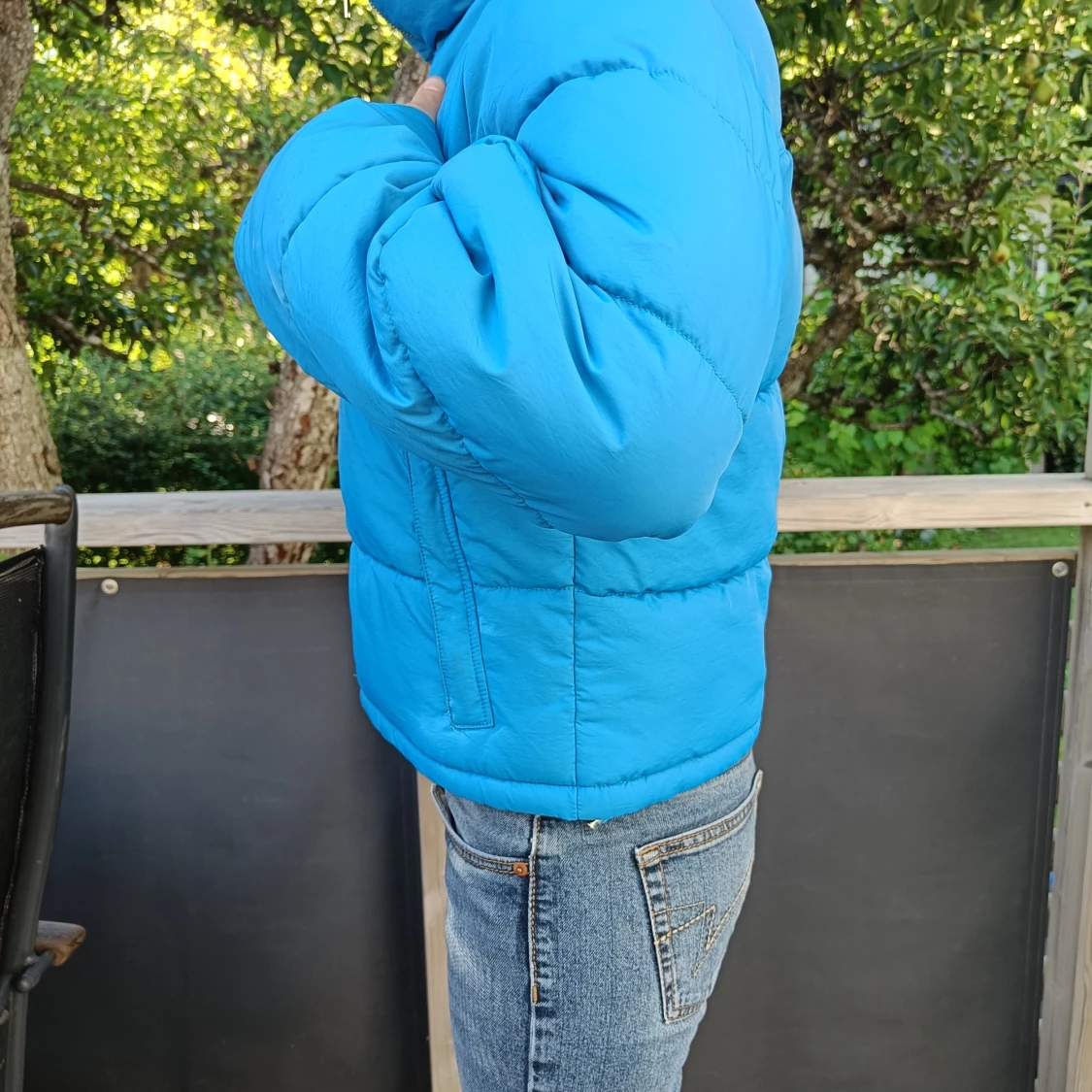 Blå pufferjacka från Gina Tricot  - 2