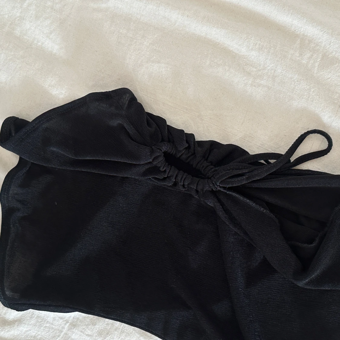 Svart bandeau tubtopp med knyt - 1