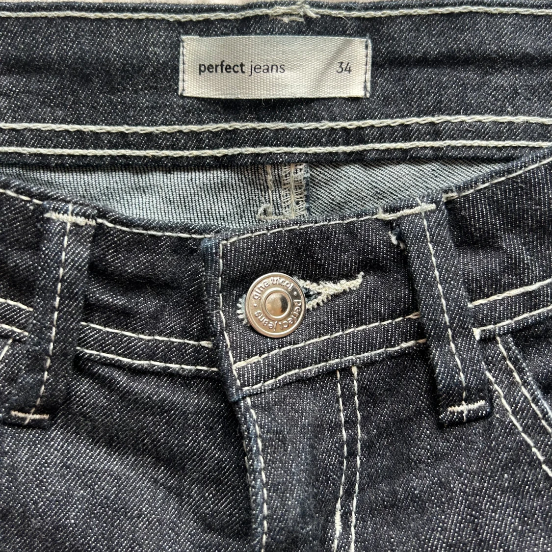 Svarta bootcut jeans från Gina Tricot - 1