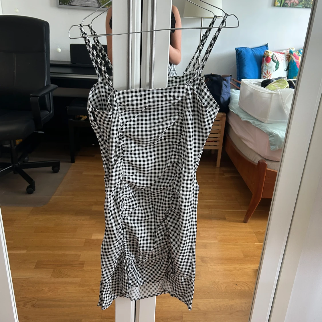 Svartvit rutig klänning från H&M Divided - 2