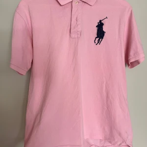 Polo Ralph Lauren Pike - Rosa RL Pike i bra skick tröjan är storlek XL men passar M