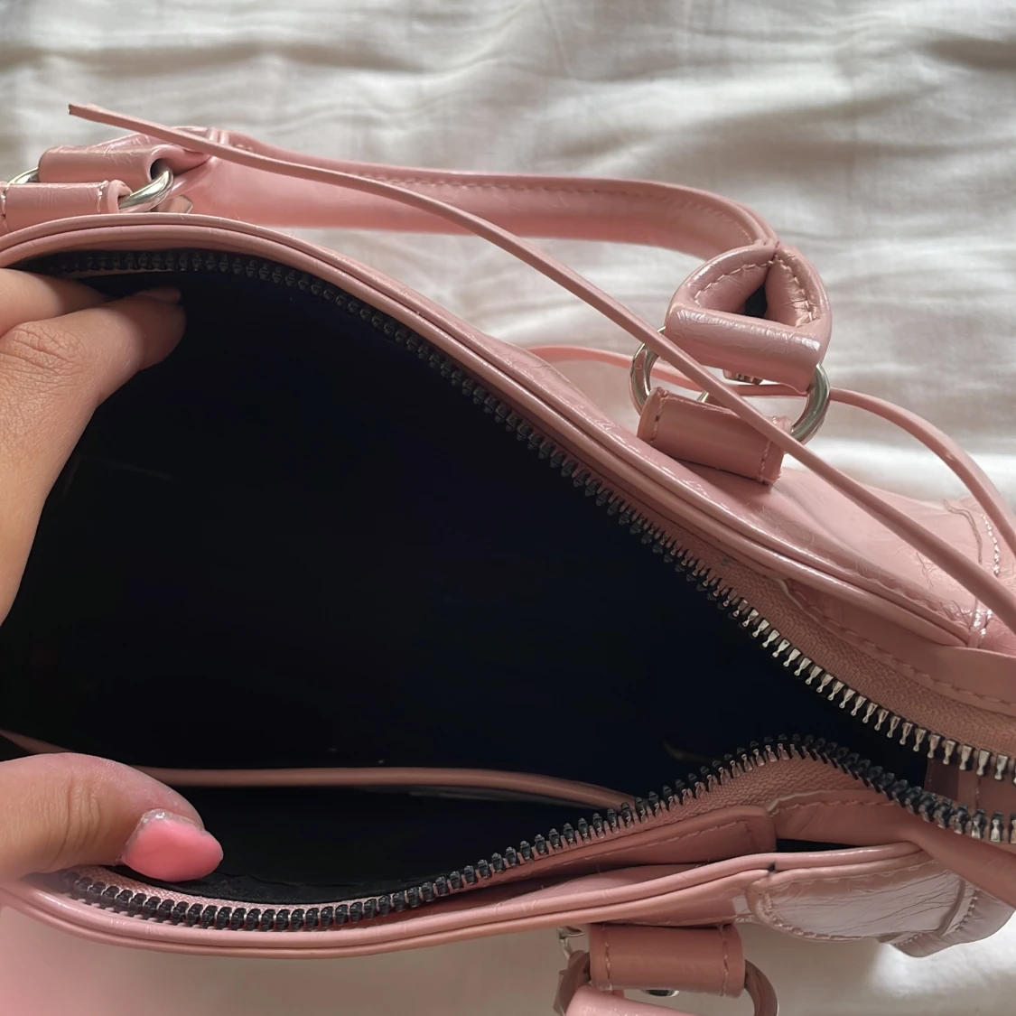 Rosa handväska med dragkedja - 1