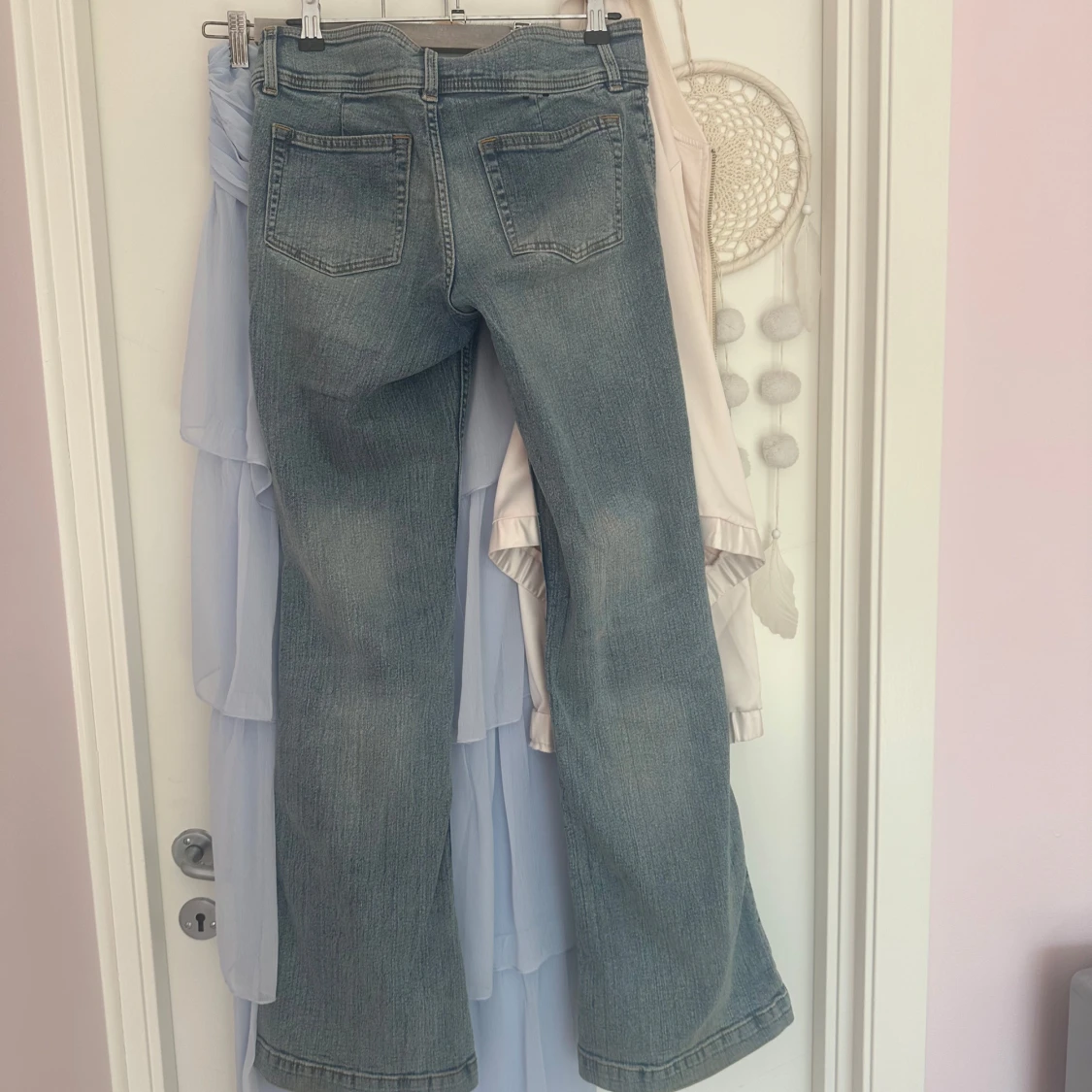 Bootcut jeans med låg midja  - 3