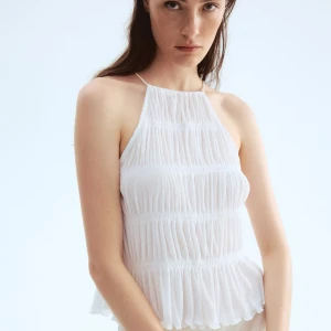 SÖKER HM LINNE - Hej! Söker detta linne ifrån hm i storlek xs i både vit och svart. Kan betala ca 150