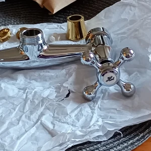 Duschblandare Krom Magnolia Geyser. - Helt ny duschblandare kromMagnolia Geyser eligget i sin original förpackning. Oanvänd .Hämtas i Skene alt skickas.