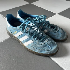 Adidas Spezial i blå mocka - Bara använda några gånger
