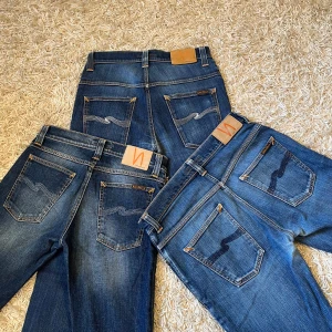 Nudie jeans paket - Säljer nu ett paket av 3 par nudie jeans i bland annat modell grim trim. Storlekerna varierar, säljs i bulk för ett bärttre pris, enskilda annonser uppe på min profil, skriv privat för fler frågor🙌💯