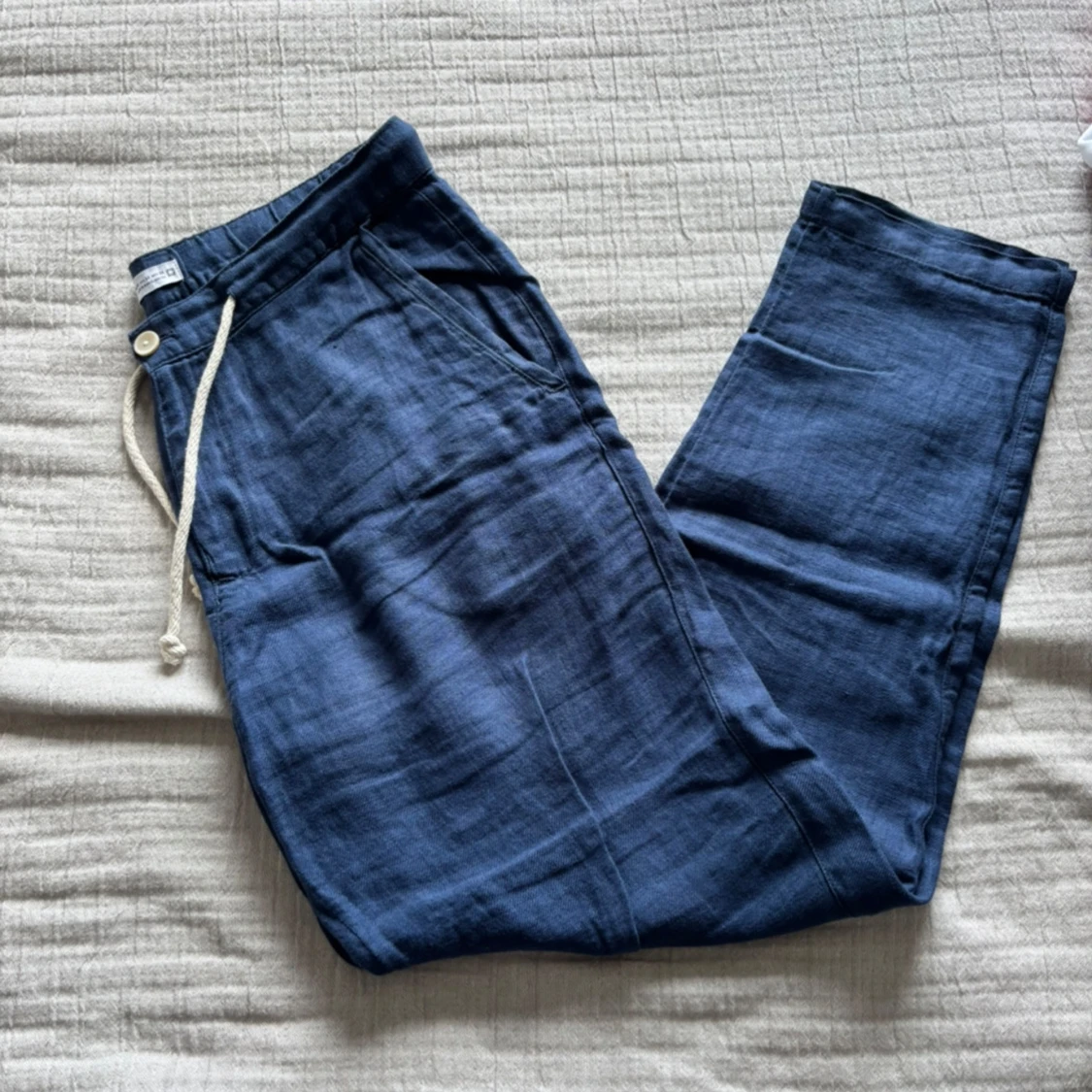 Blå linnebyxor i Zara